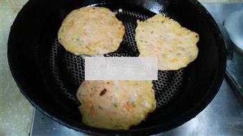 土豆胡萝卜软煎饼的做法步骤9