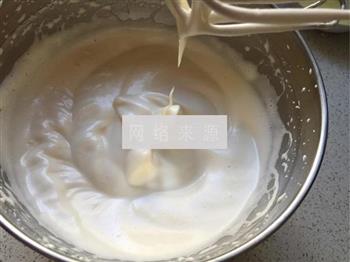 奶油裱花纸杯蛋糕的做法图解4
