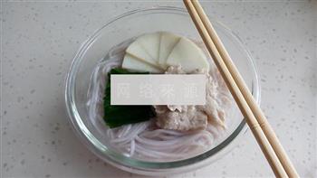 汆肉笋片米线的做法步骤9