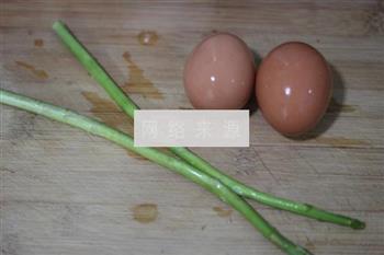 芦笋鸡蛋卷棒棒糖的做法步骤1