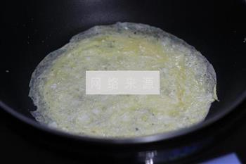 芦笋鸡蛋卷棒棒糖的做法步骤3
