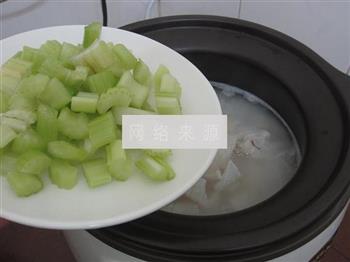 芹菜海鲜砂锅粥的做法图解9