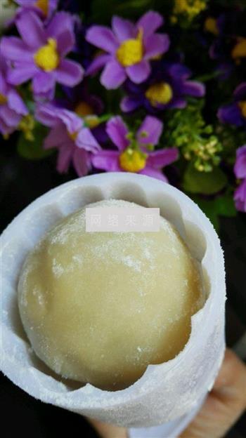 广式豆沙蛋黄月饼的做法步骤15