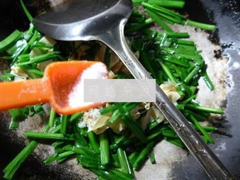 韭菜炒千张的做法步骤8