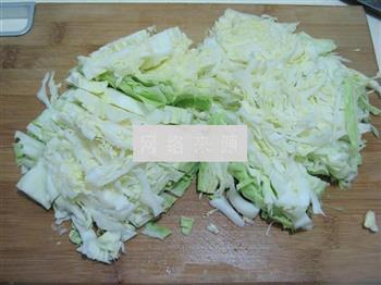 圆白菜炒豆皮的做法步骤2
