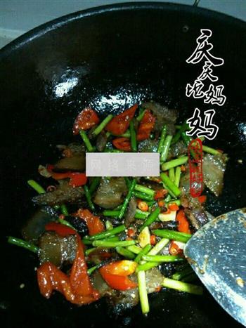 乡里腊肉炒蒜苔的做法步骤8