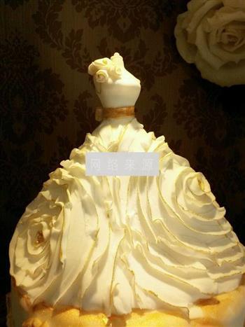 婚礼蛋糕--欧式婚纱的做法图解15
