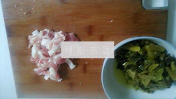 酸菜粉丝汤的做法步骤2
