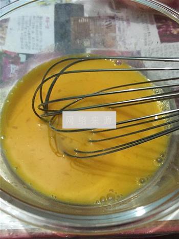 蛋黄沙拉版裱花蛋糕的做法图解2