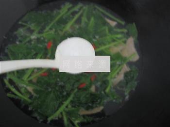 波菜枸杞猪肝汤的做法步骤11