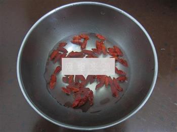 波菜枸杞猪肝汤的做法步骤4