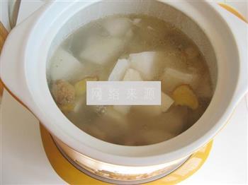 白萝卜杏鲍菇腔骨汤的做法步骤7