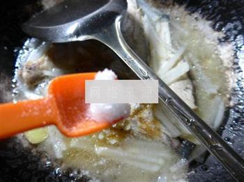 萝卜烧橡皮鱼的做法图解10