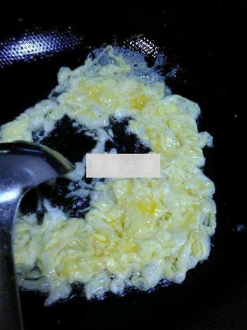 鸡蛋炒粉干的做法步骤3