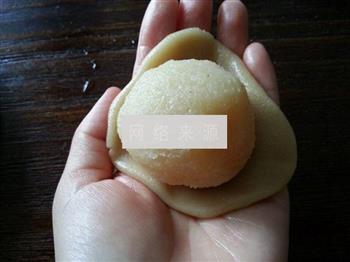 蛋黄莲蓉月饼的做法步骤6