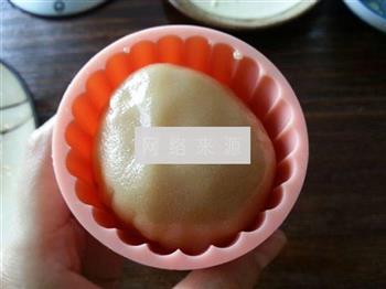 蛋黄莲蓉月饼的做法步骤9