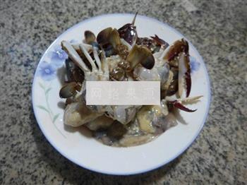 油豆腐青菜螃蟹汤的做法图解2