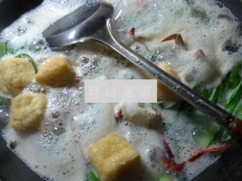 油豆腐青菜螃蟹汤的做法图解5