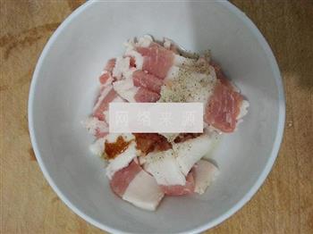 韭苔炒五花肉的做法图解2