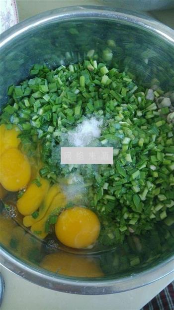 牡蛎韭菜鸡蛋饼的做法步骤5