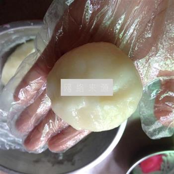 豆沙冰皮月饼的做法步骤4