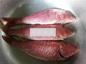 烧红娘鱼的做法步骤1