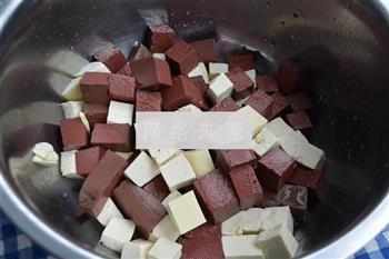 红白豆腐的做法步骤2