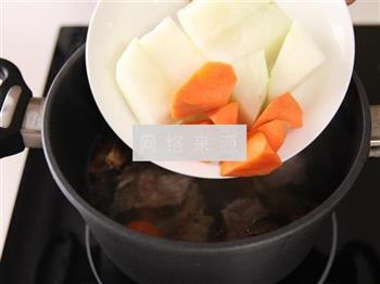 罗汉果冬瓜煲排骨汤的做法步骤4
