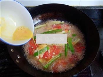 秋葵番茄蛋汤的做法图解6
