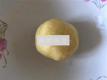 蛋黄椰丝球的做法步骤6