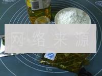 广式传统五仁月饼的做法步骤1