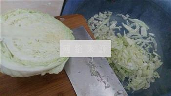 包菜瘦肉丁炒米饭的做法步骤4