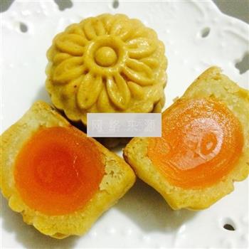 广式蛋黄莲蓉月饼的做法图解16