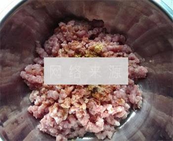 韭菜虾仁饺子的做法步骤5