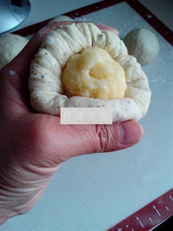 花型椰蓉面包的做法步骤7