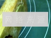 广式椰心莲蓉月饼的做法步骤16