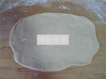 核仁葡萄干全麦面包的做法步骤4