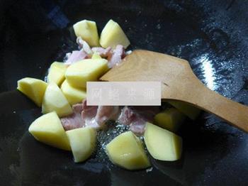 青菜咸肉煮土豆的做法图解2