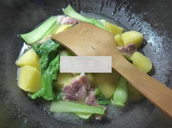 青菜咸肉煮土豆的做法图解6