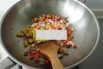菠萝虾仁焗饭的做法步骤6