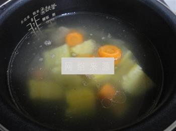 玉米胡萝卜排骨汤的做法步骤6
