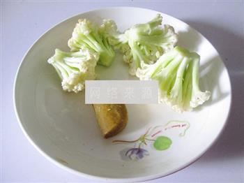 芝香咖喱菜花的做法图解1