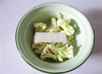芝香咖喱菜花的做法步骤2