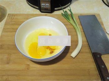 桃胶蒸蛋的做法图解2