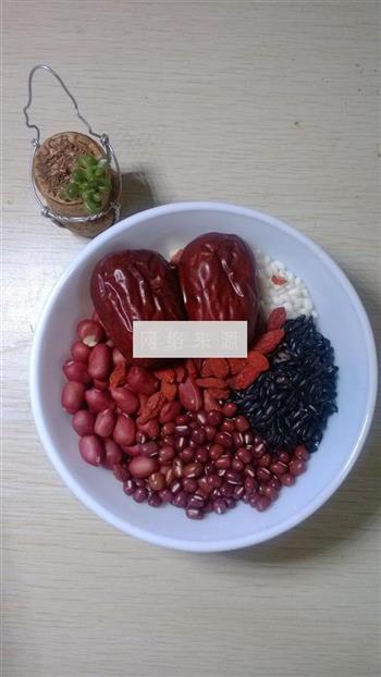 枸杞红枣红豆红薯粥的做法步骤1