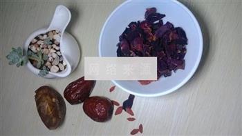 红枣红糖玫瑰花酱的做法步骤1