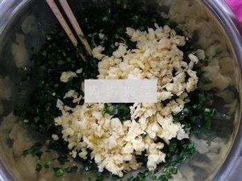 韭菜鸡蛋水煎包的做法步骤5