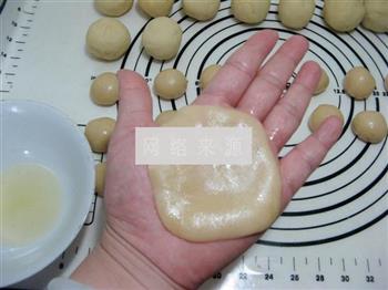 莲蓉咸蛋黄广式月饼的做法图解13