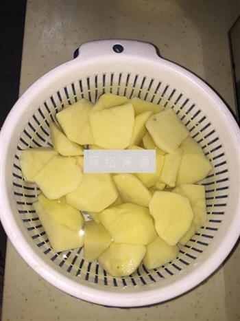排骨烧土豆的做法步骤3