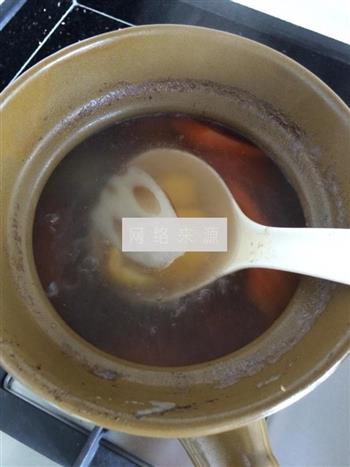 板栗骨头汤的做法步骤3